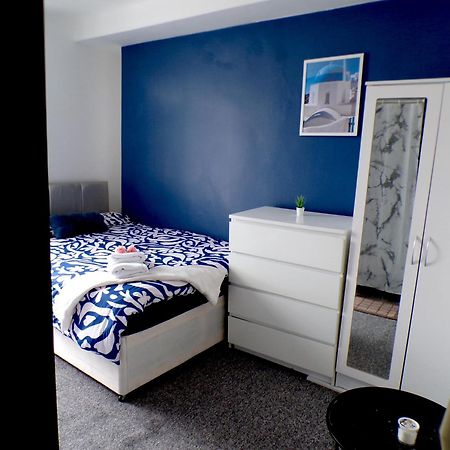 West Kensington - Santorini Apartments 伦敦 外观 照片